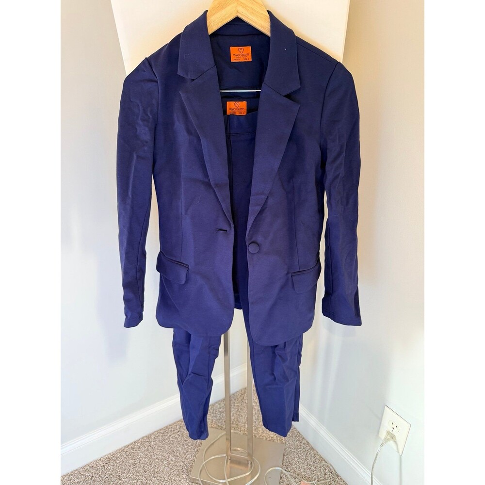 Blue blazer suit